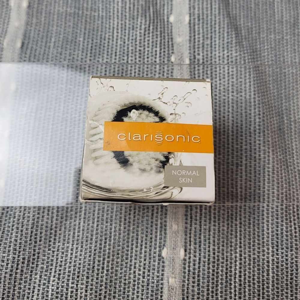 NIB- CLARISONIC Replacement Head For Normal Skin - Picture 2 of 6
